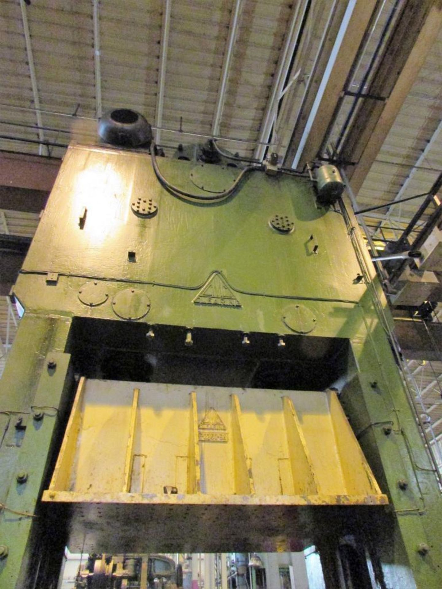 Clearing F2-350-84 350 Ton Two Point Eccentric Straight Side Press - Image 8 of 17