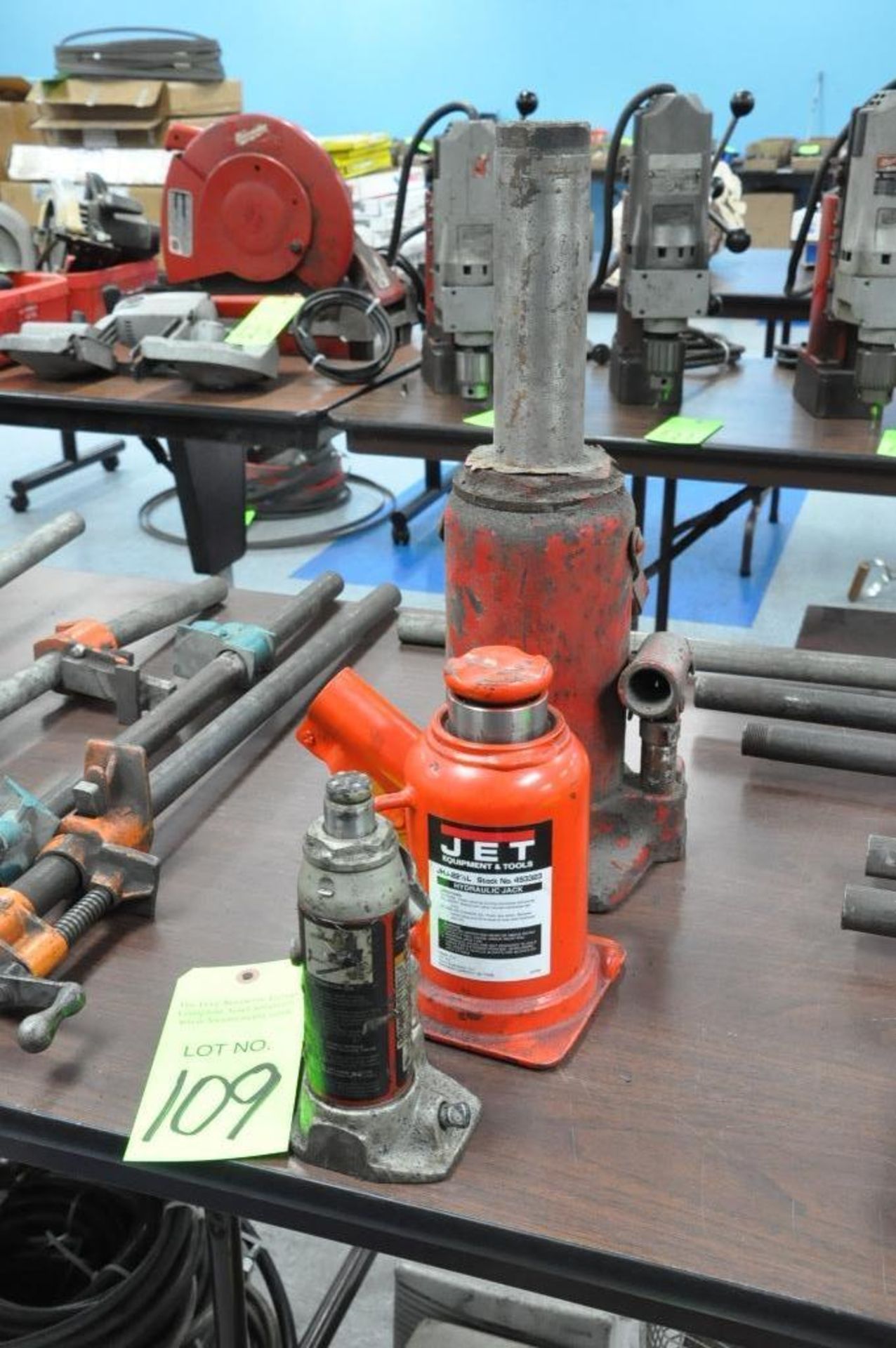 Lot-(3) Hydraulic Bottle Jacks, (B-1 Layout Room)