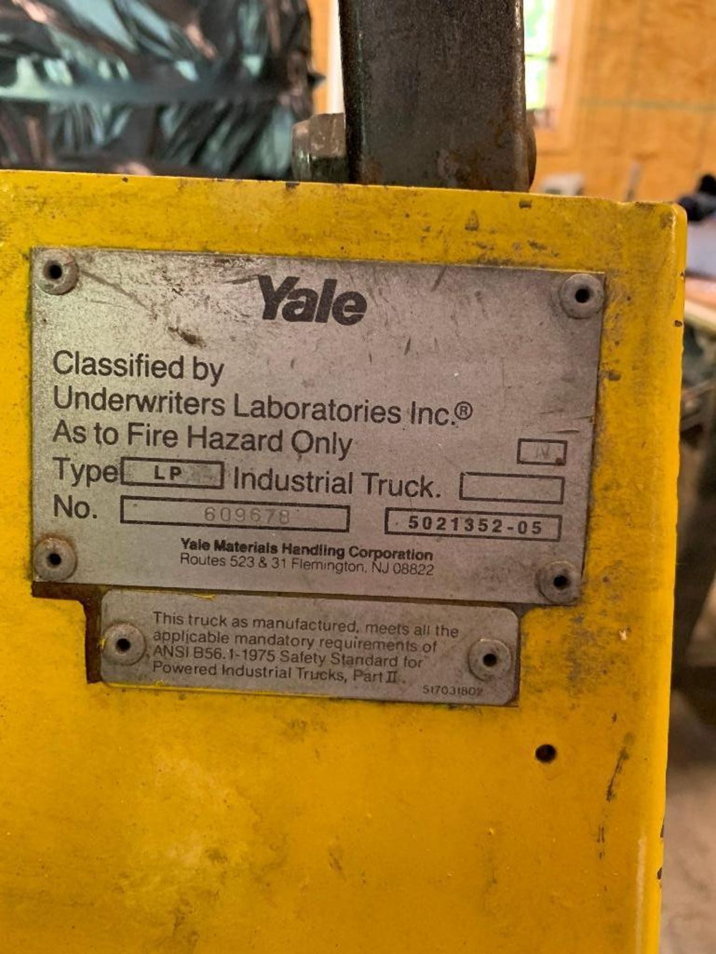 YALE 5000 LB. LP GAS LIFT TRUCK - Image 5 of 5