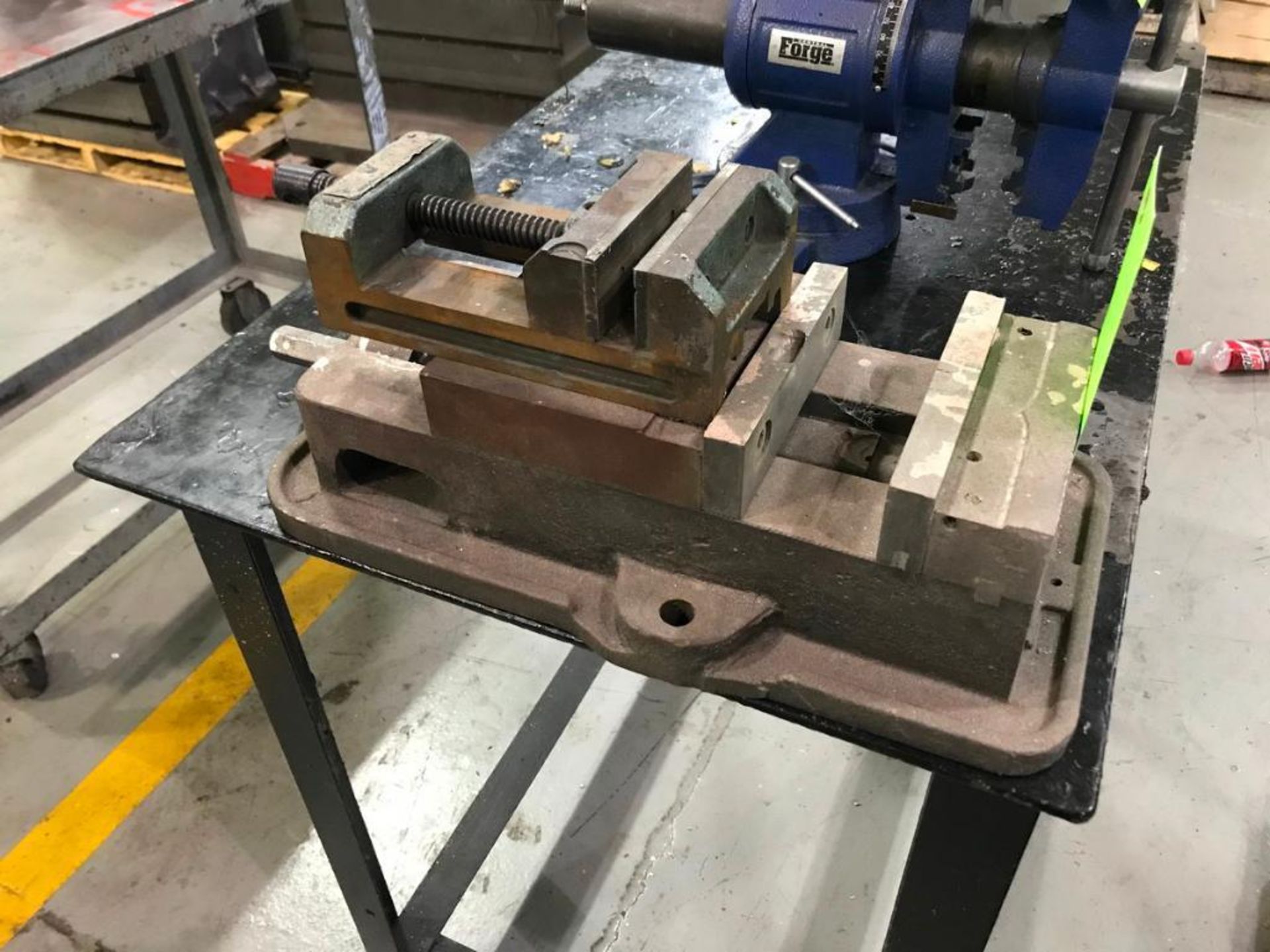 (1) 6'' Machine Vise & (1) 4" Vise