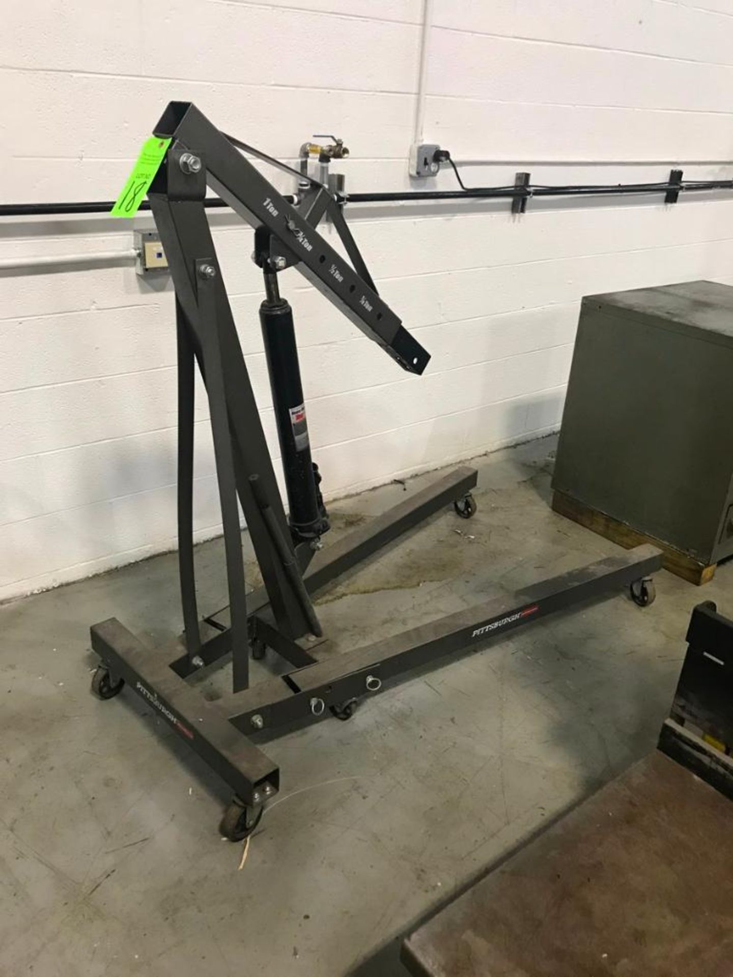 Pittsburg, Heavy-Duty 1 Ton Folding Shop Crane