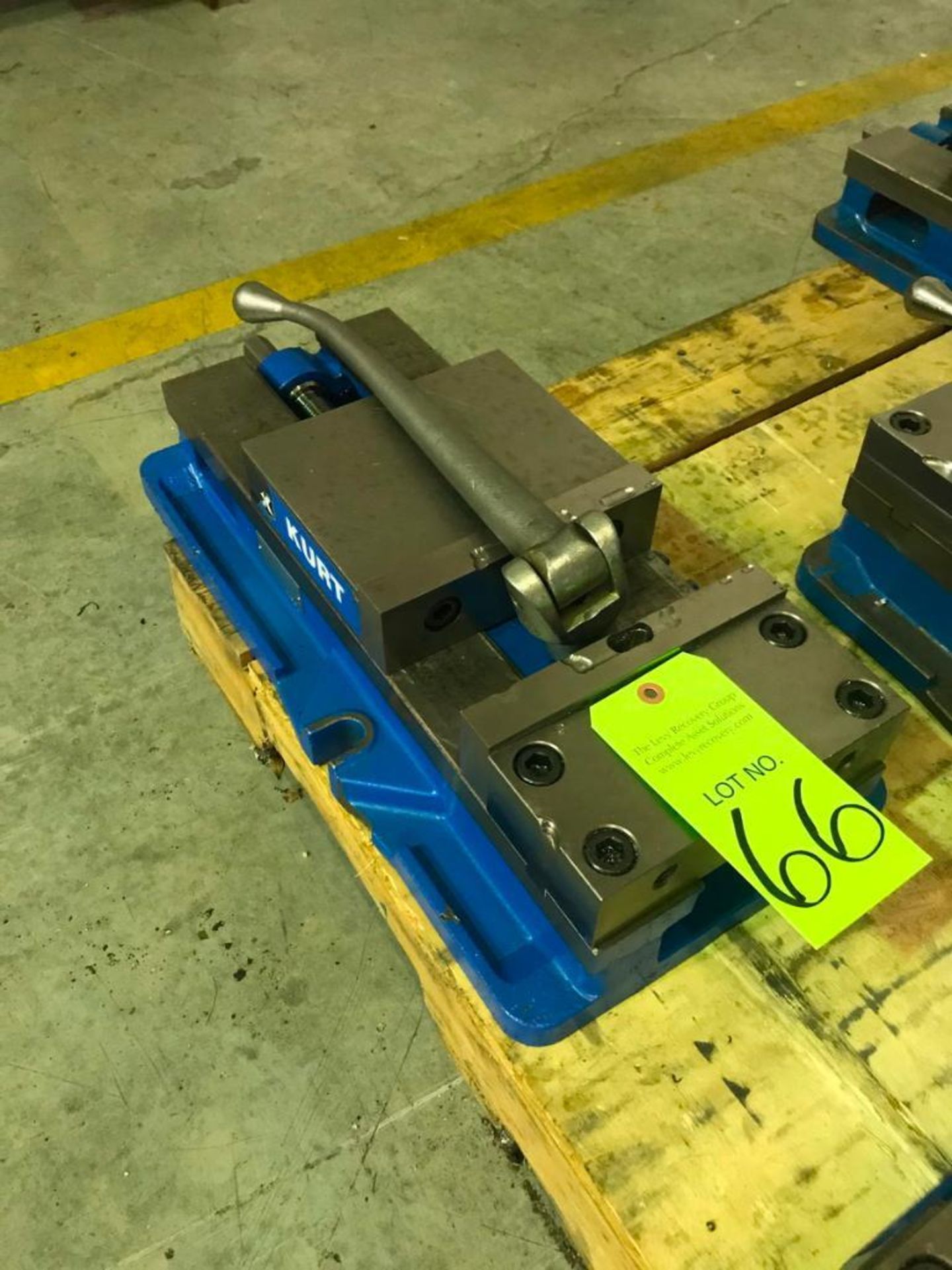 Kurt, mdl. 8'' Machine Vise - Image 2 of 2