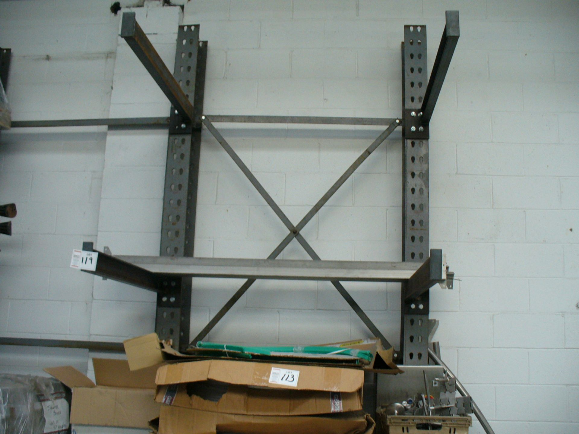 2 bays heavy duty CANTILEVER RACKS, 4 x 4m uprights, 14 x support arms, 6m shelf - Image 2 of 3