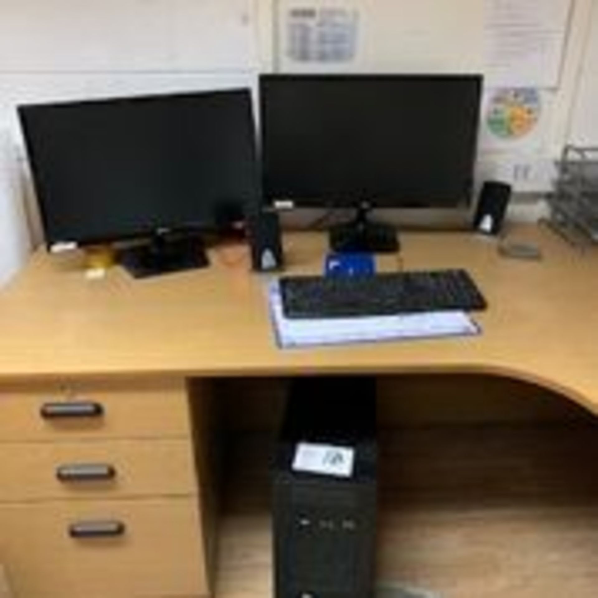 Unbranded PERSONAL COMPUTER, 2 x LG 23" monitors and keyboard