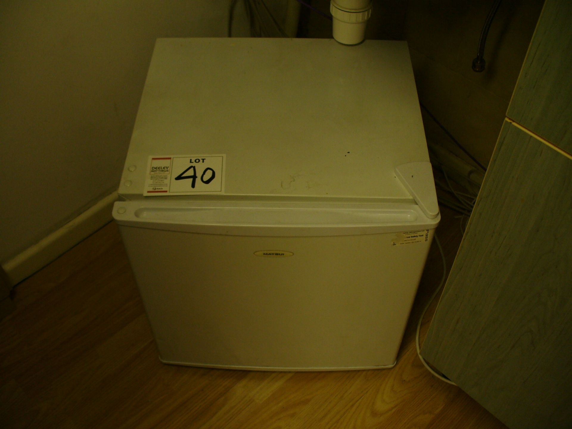 Matsui compact REFRIGERATOR