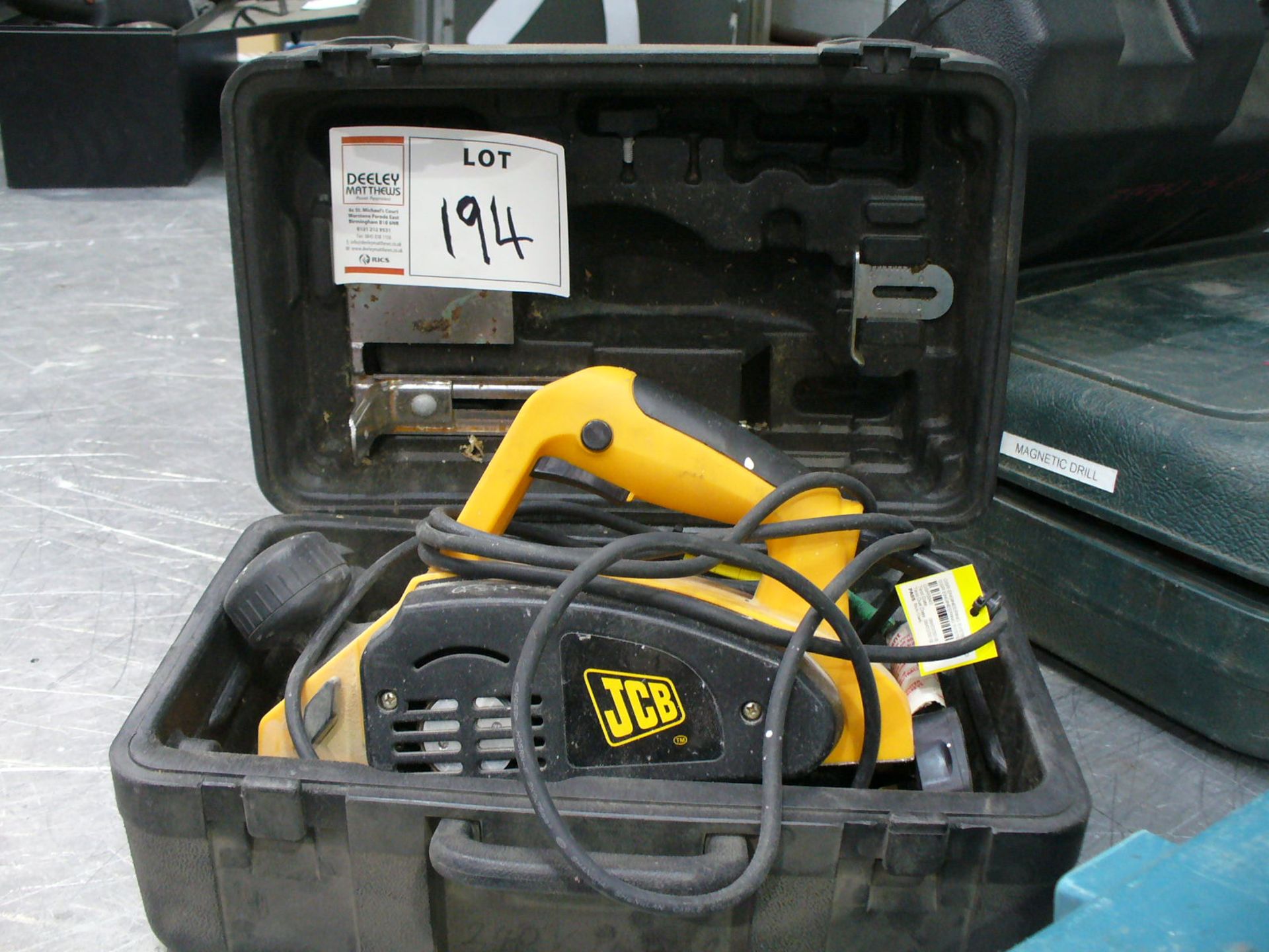 JCB handheld 240v powered PLANER