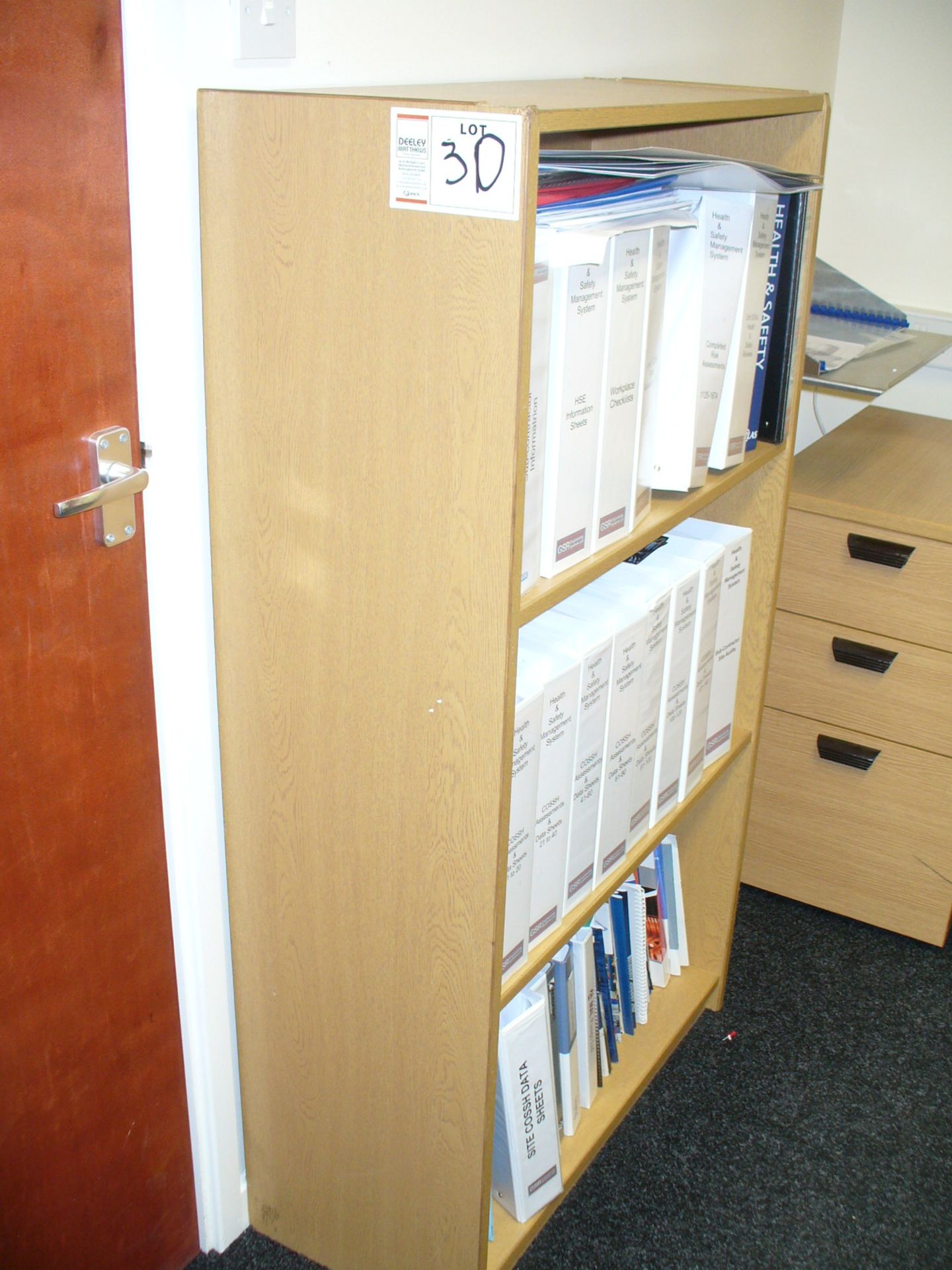 4 drawer metal FILING CABINET and 3 tier teak effect BOOKCASE - Image 2 of 2