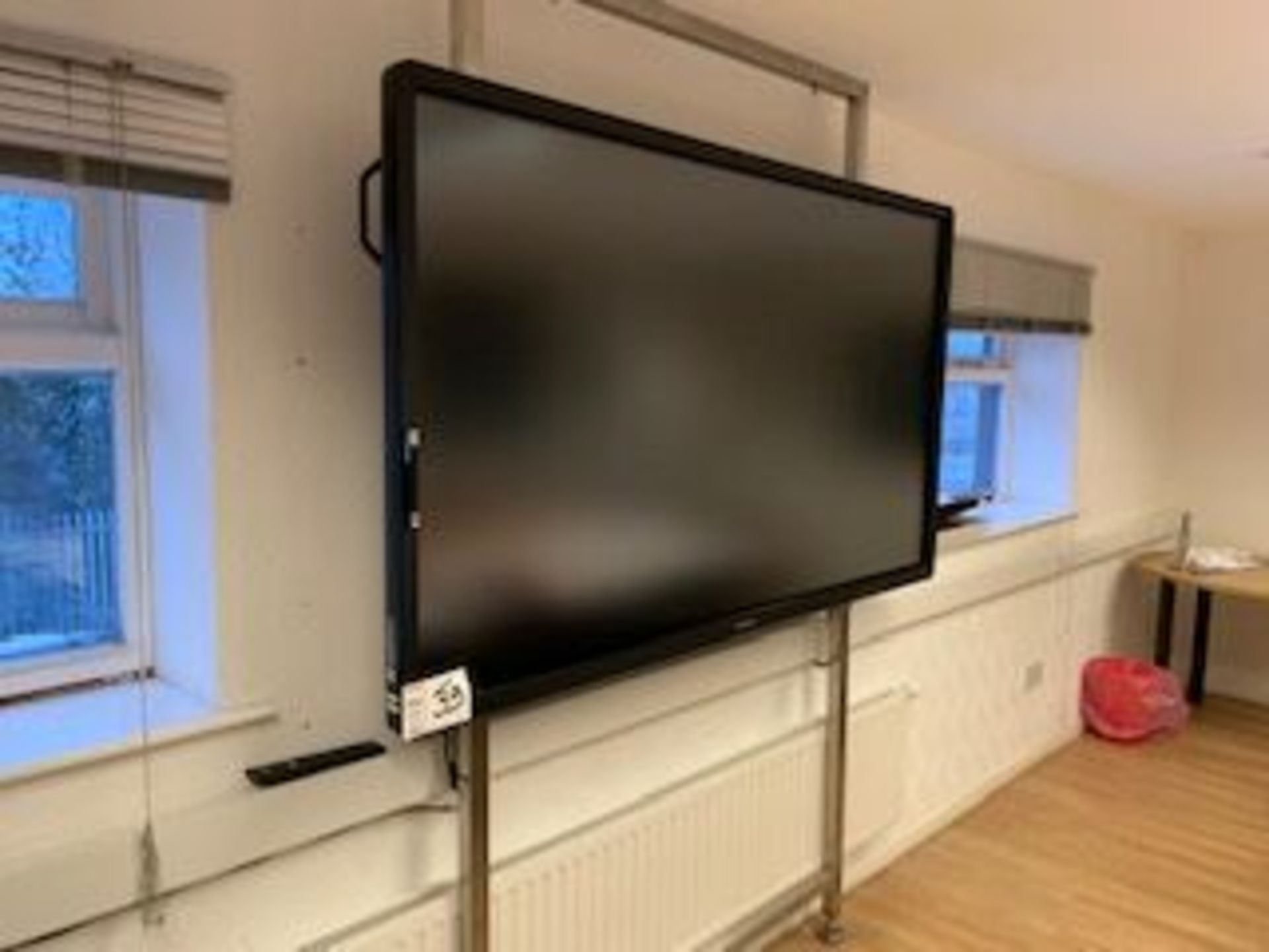 Ctouch CLA-70FHDA1 70" INTERACTIVE SCREEN, serial no 70FHDA150700207 and stainless steel box metal - Image 2 of 3