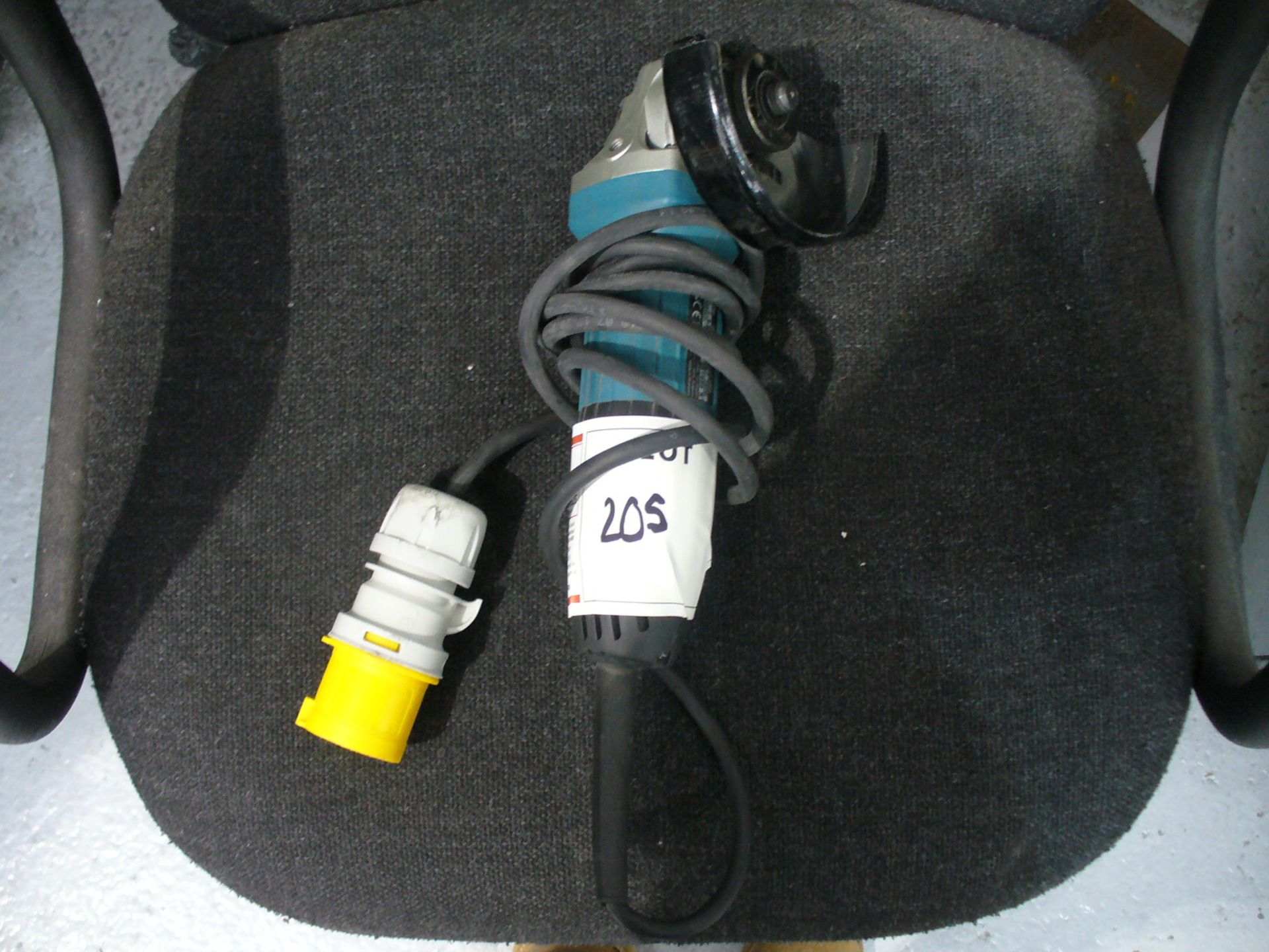 Makita GA 453OR 0 115m/m ANGLE GRINDER 110v