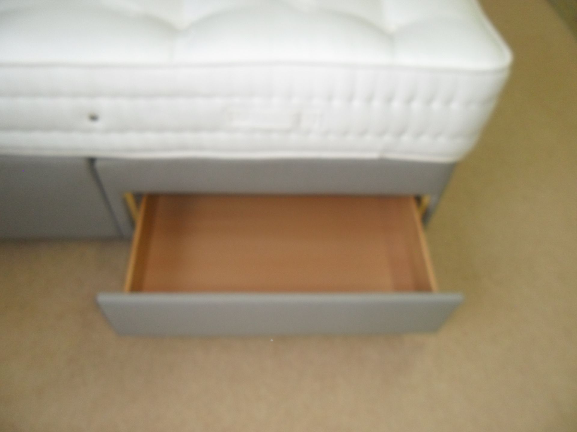 Myers De-Luxe Set 4'6" 2 DRAWER DIVAN BASE 1600 pocket sprung MATTRESS RRP £799 - Image 4 of 4