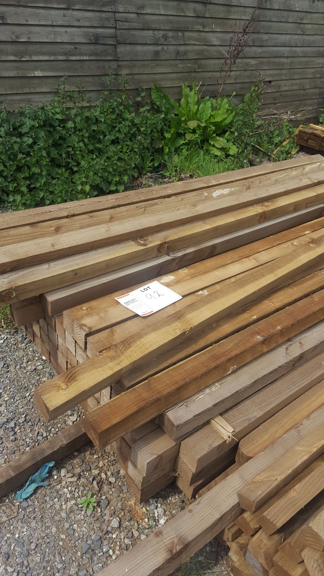 Approx 60 various 8' and 6' RAILS, Approx 60 3" x 3" POSTS - Bild 2 aus 2