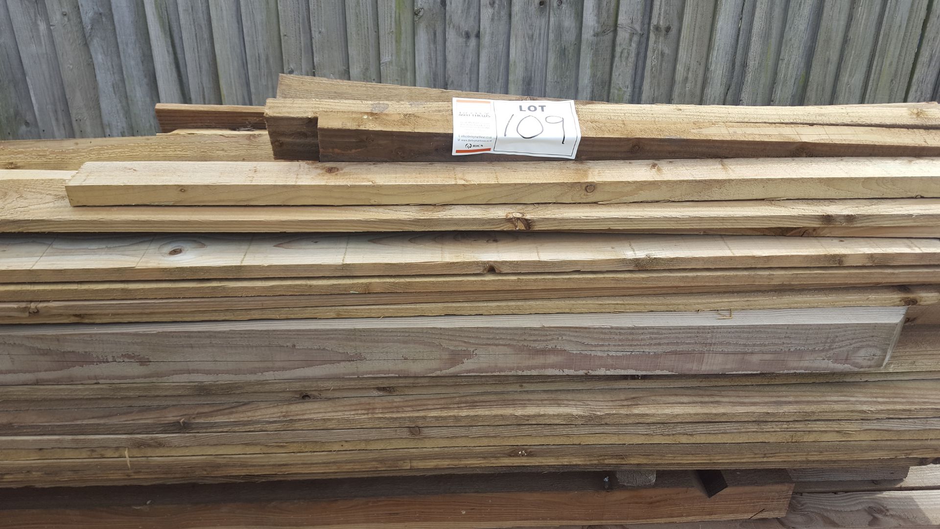 TIMBER POSTS (including notched), GRAVEL BOARD, CLOSE BOARDING, RAILS, etc - Image 3 of 4