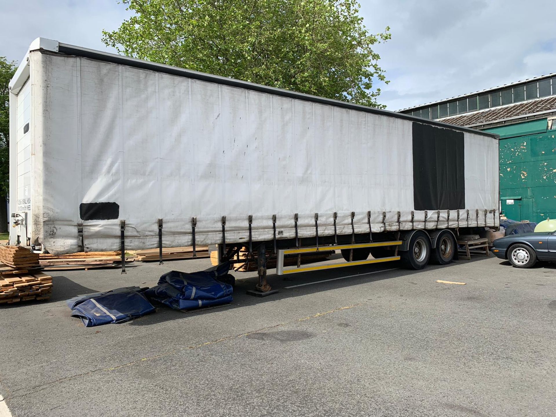 40' twin axle CURTAIN SIDED TRAILER