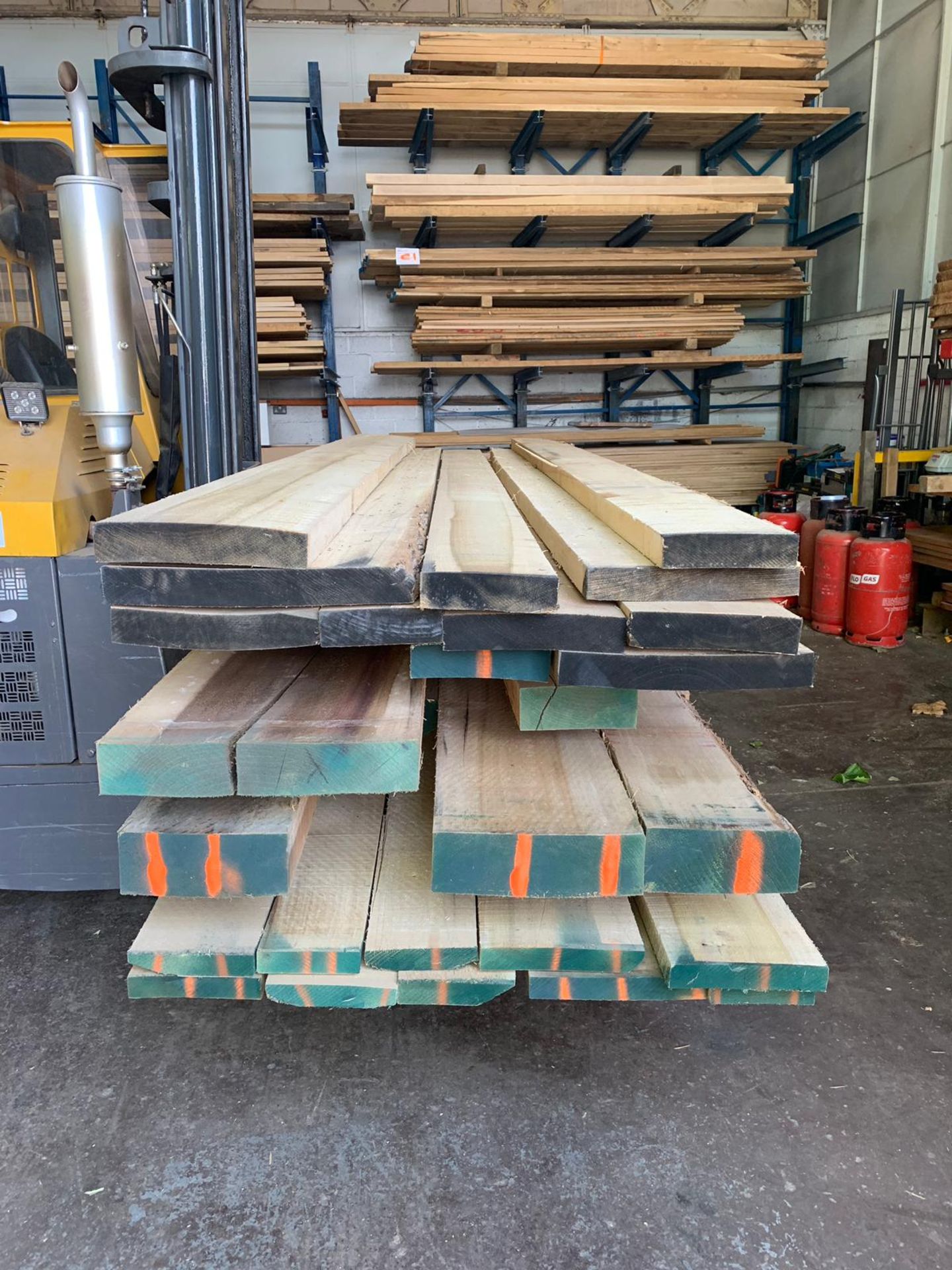 POPLAR (American tuplip wood) min width 150mm-350mm wide, 100mm thick 2.6-4.9m long - 0.476m3, - Image 2 of 3