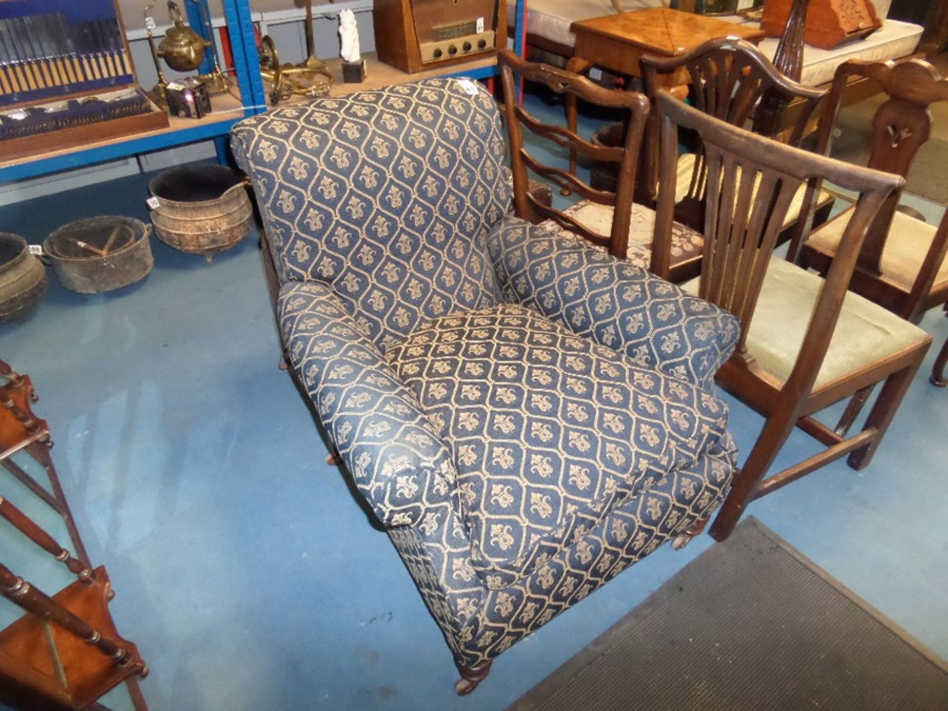 VICTORIAN ARM CHAIR