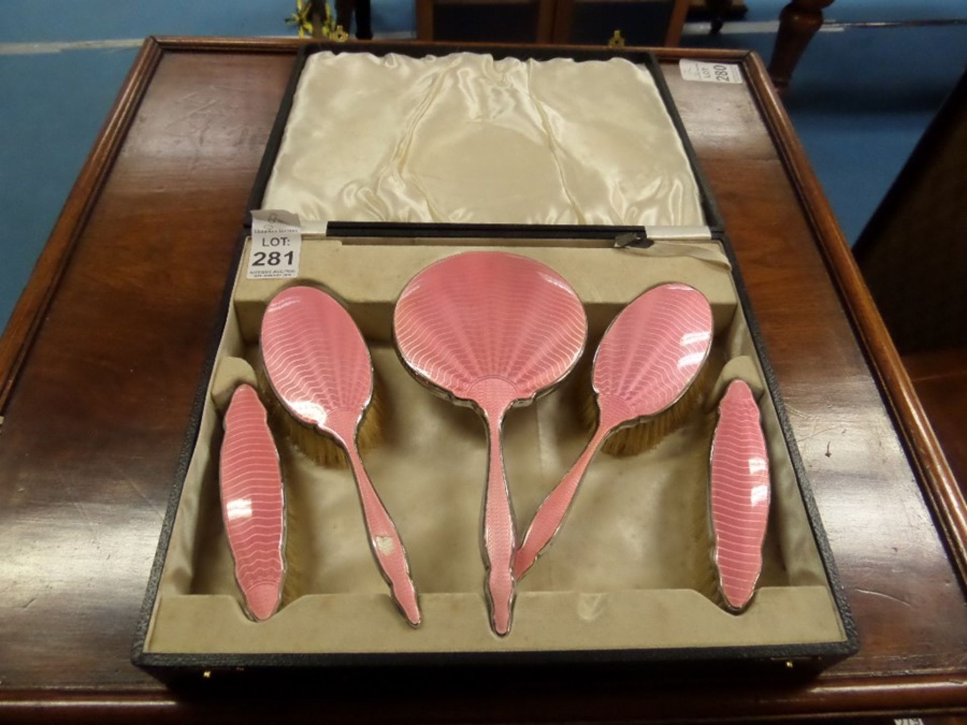 PINK ENAMEL LADIES' GROOMING SET