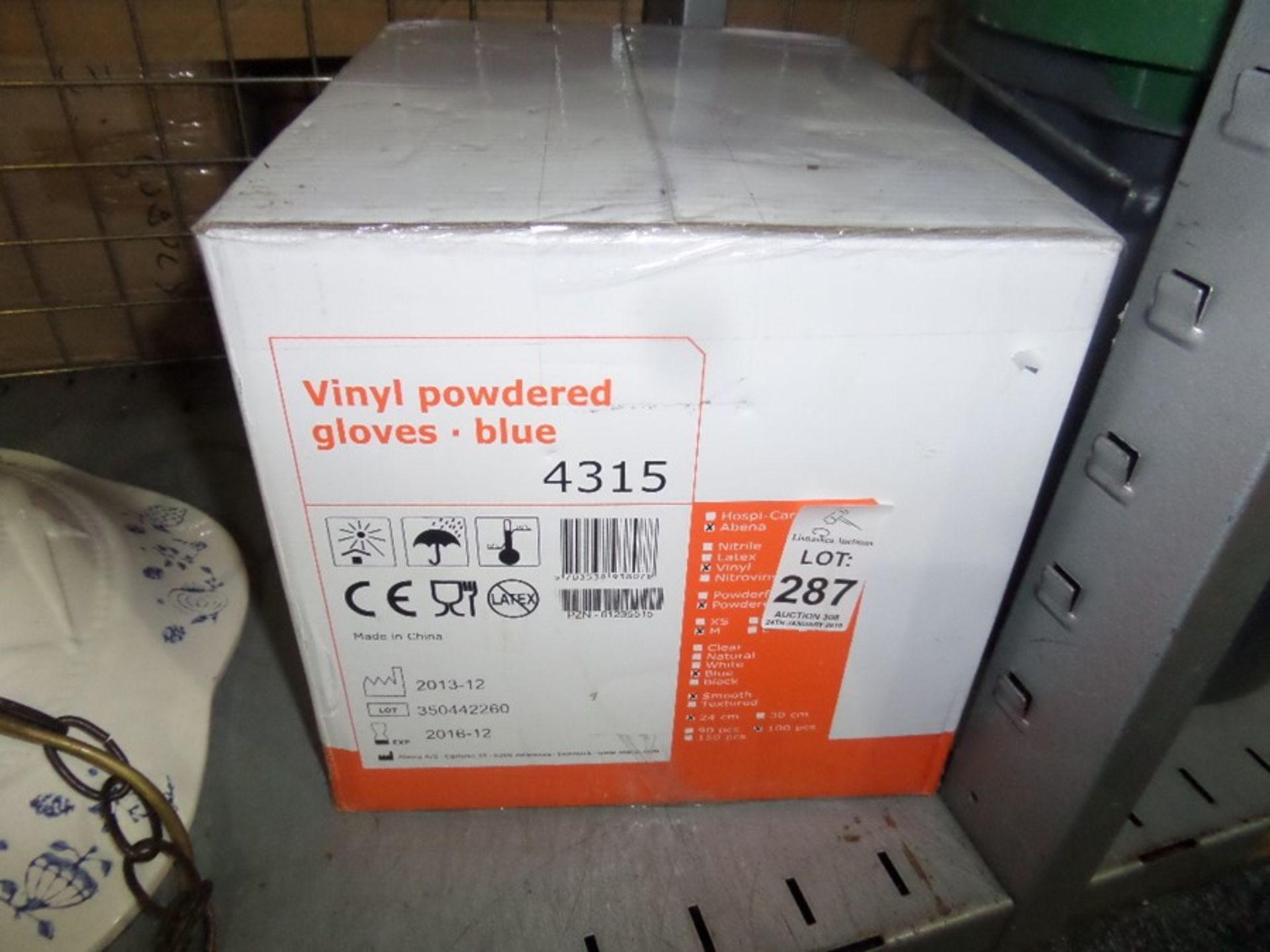 BOX OF MED DISPOSABLE GLOVES