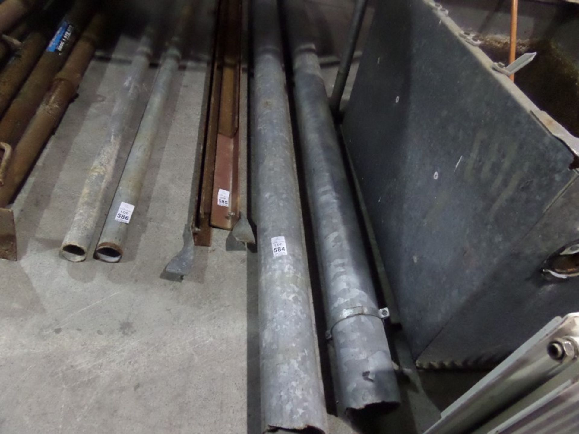2 GALVANIZED PIPES (9FT AND 11FT)