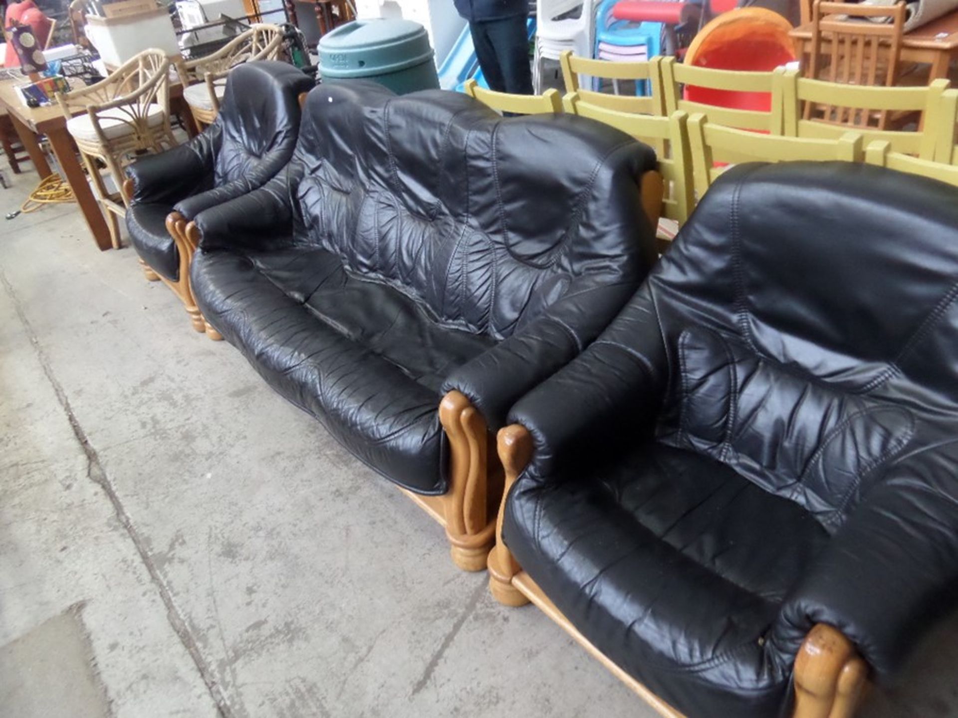 OAK FRAMED BLACK LEATHER 3 PIECE SUITE