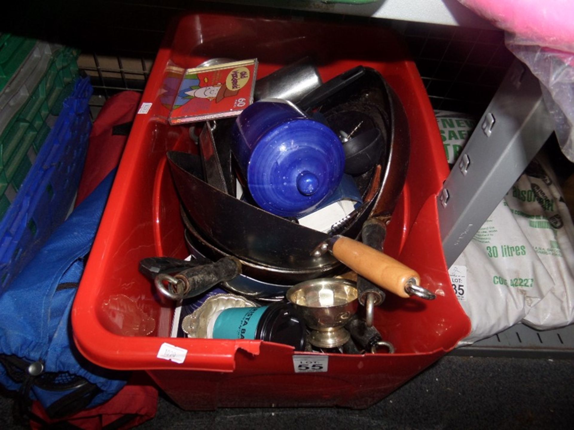 TUB OF KITCHEN CONTENTS