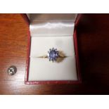 LADIES 18CT GOLD HALLMARKED RING IN CASE