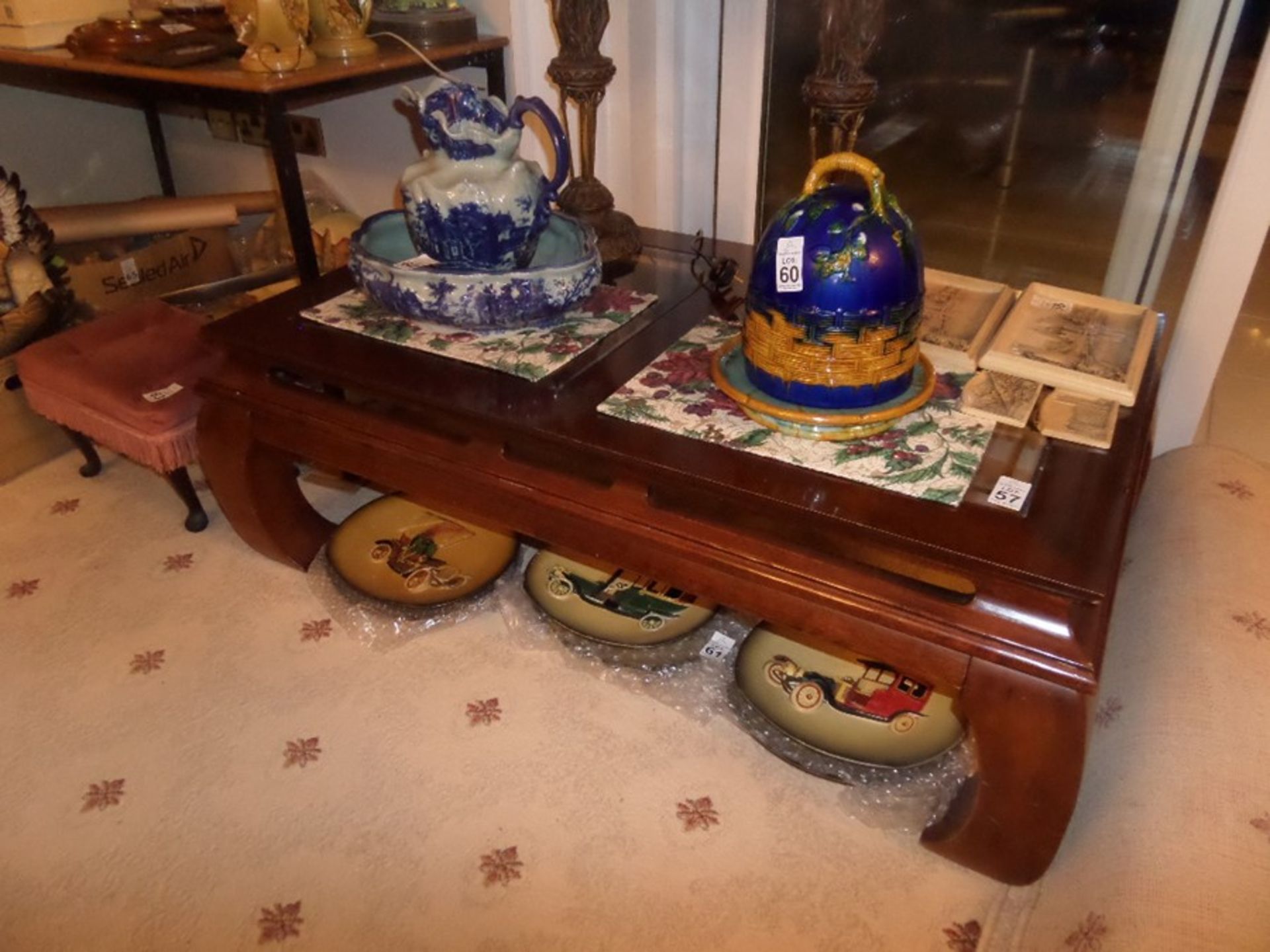 LARGE MAHOGANY AND GLASS COFFEE TABLE