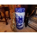 BLUE AND WHITE PAINTED CERAMIC UMBRELLA/STICK STAND