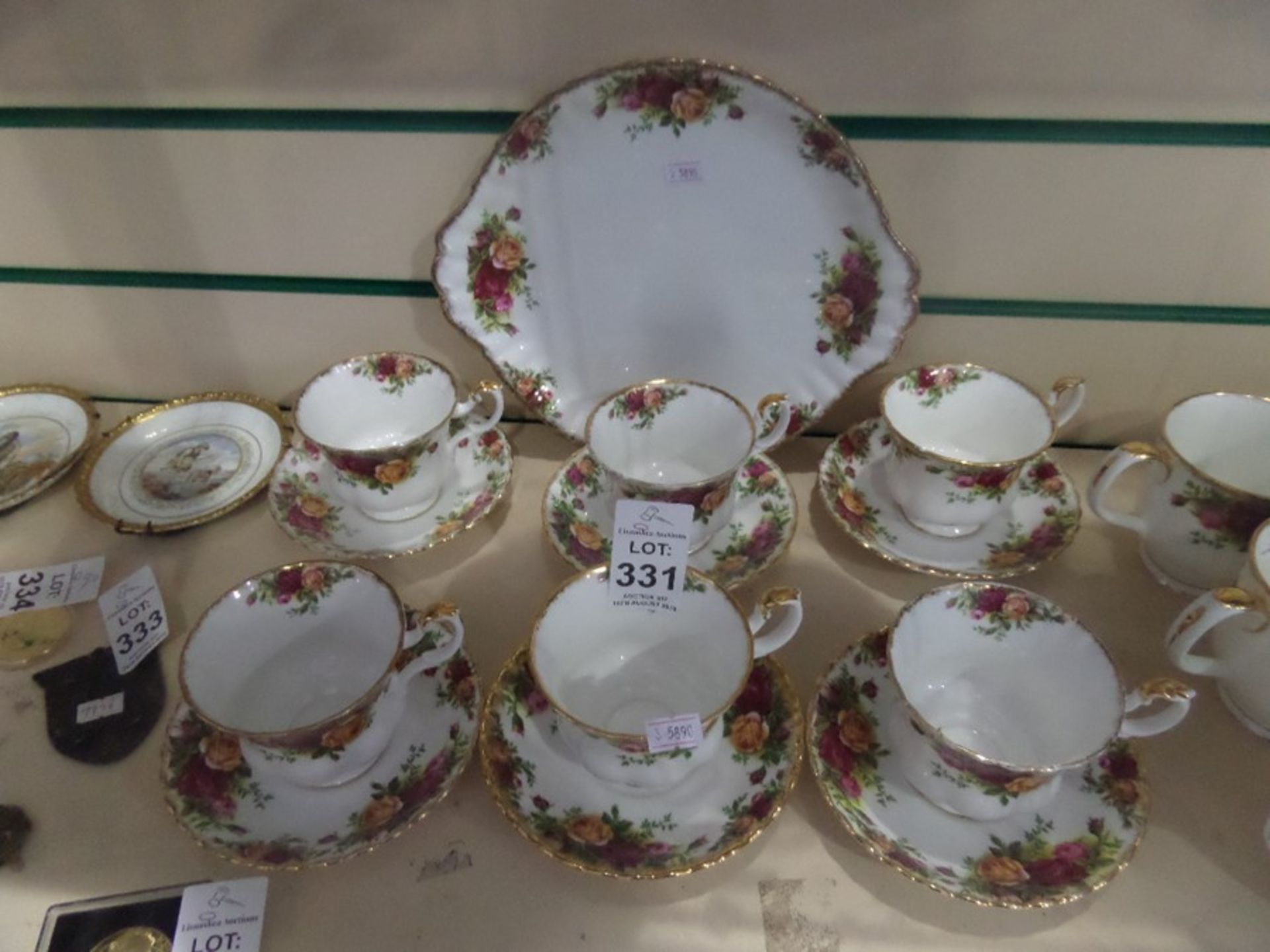 13 PIECE ROYAL ALBERT OLD COUNTRY ROSE TEASET