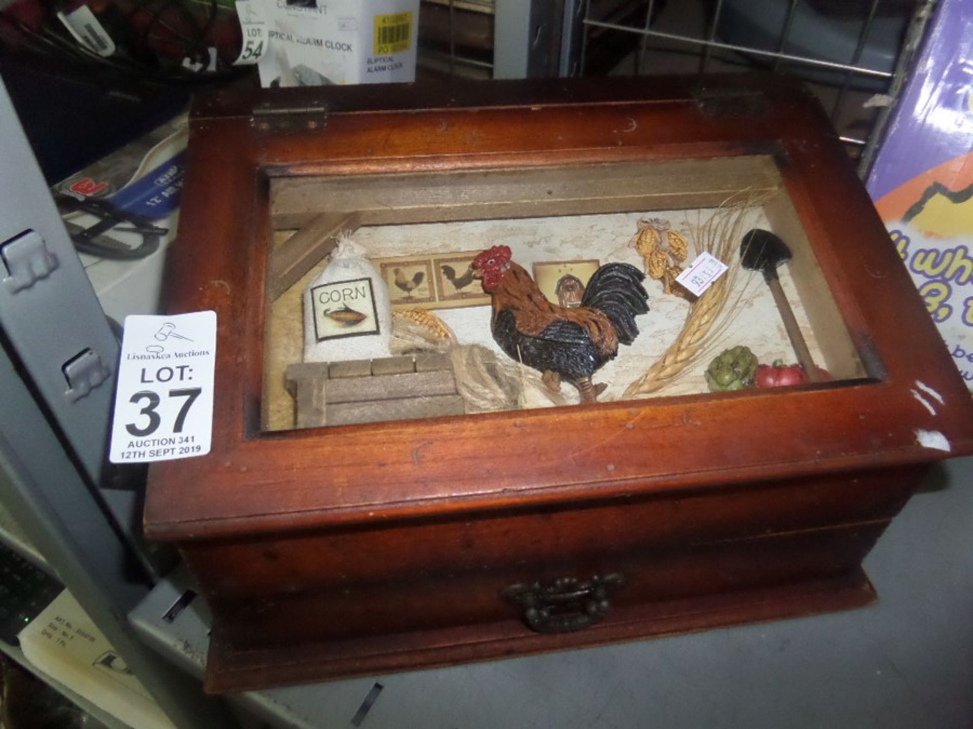 WOODEN CASE/JEWELLERY BOX