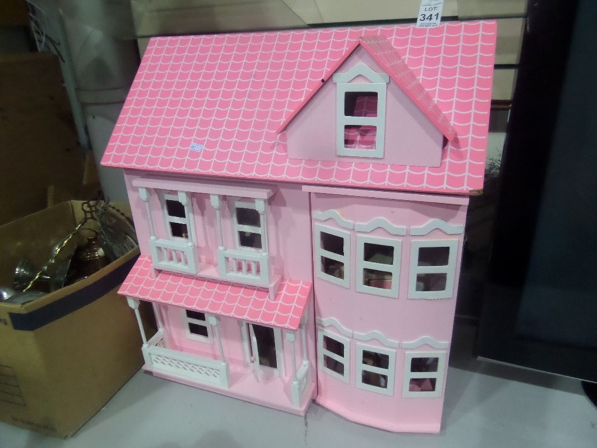 DOLLS HOUSE