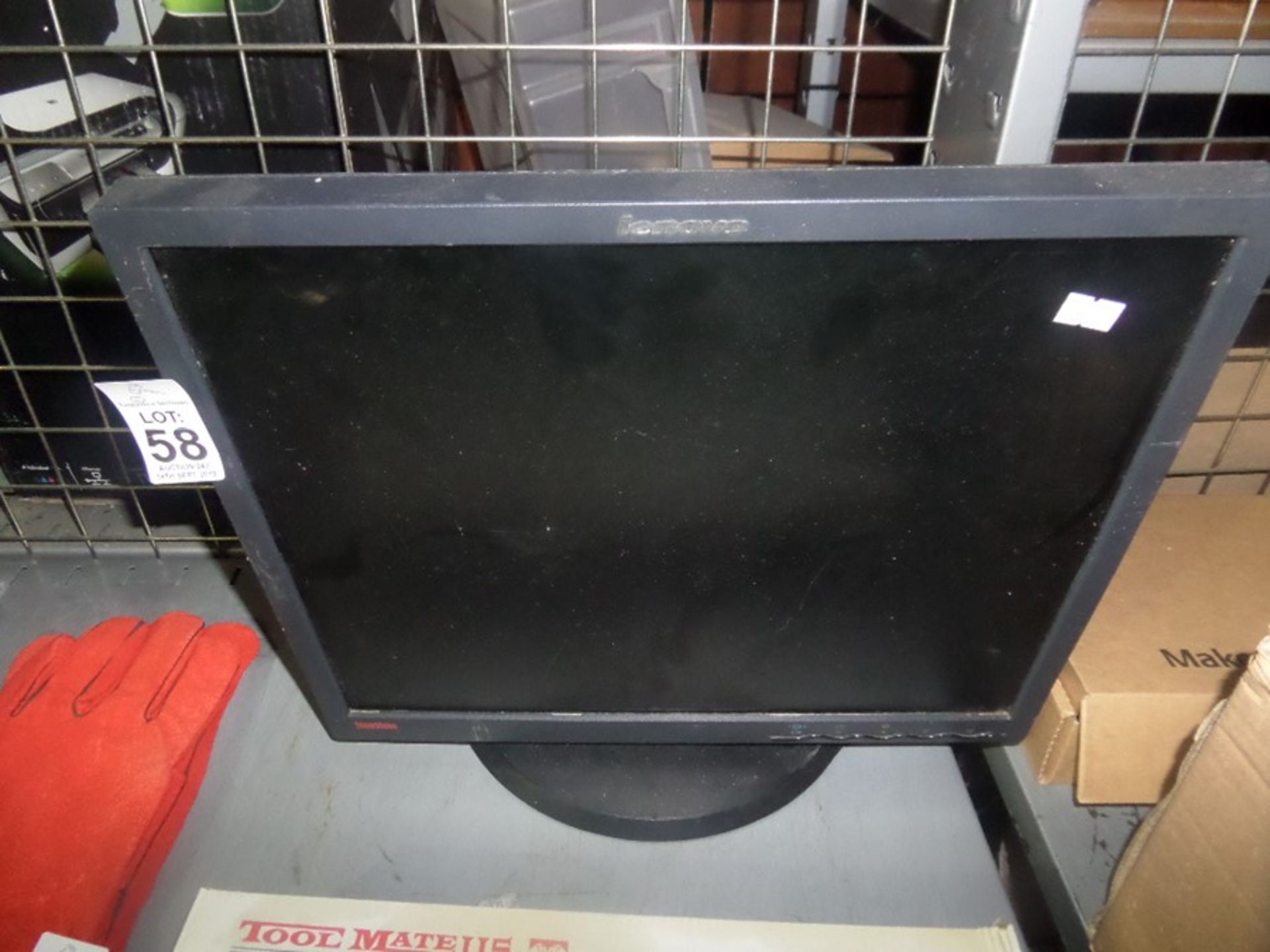 18" LENOVO COMPUTER MONITOR