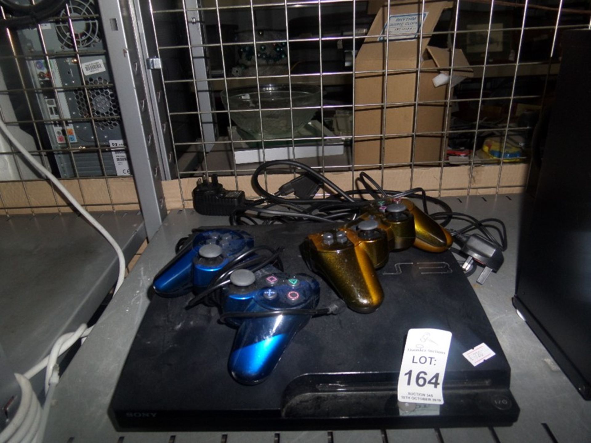 PS3 PLAYER WITH CONTROLLERS