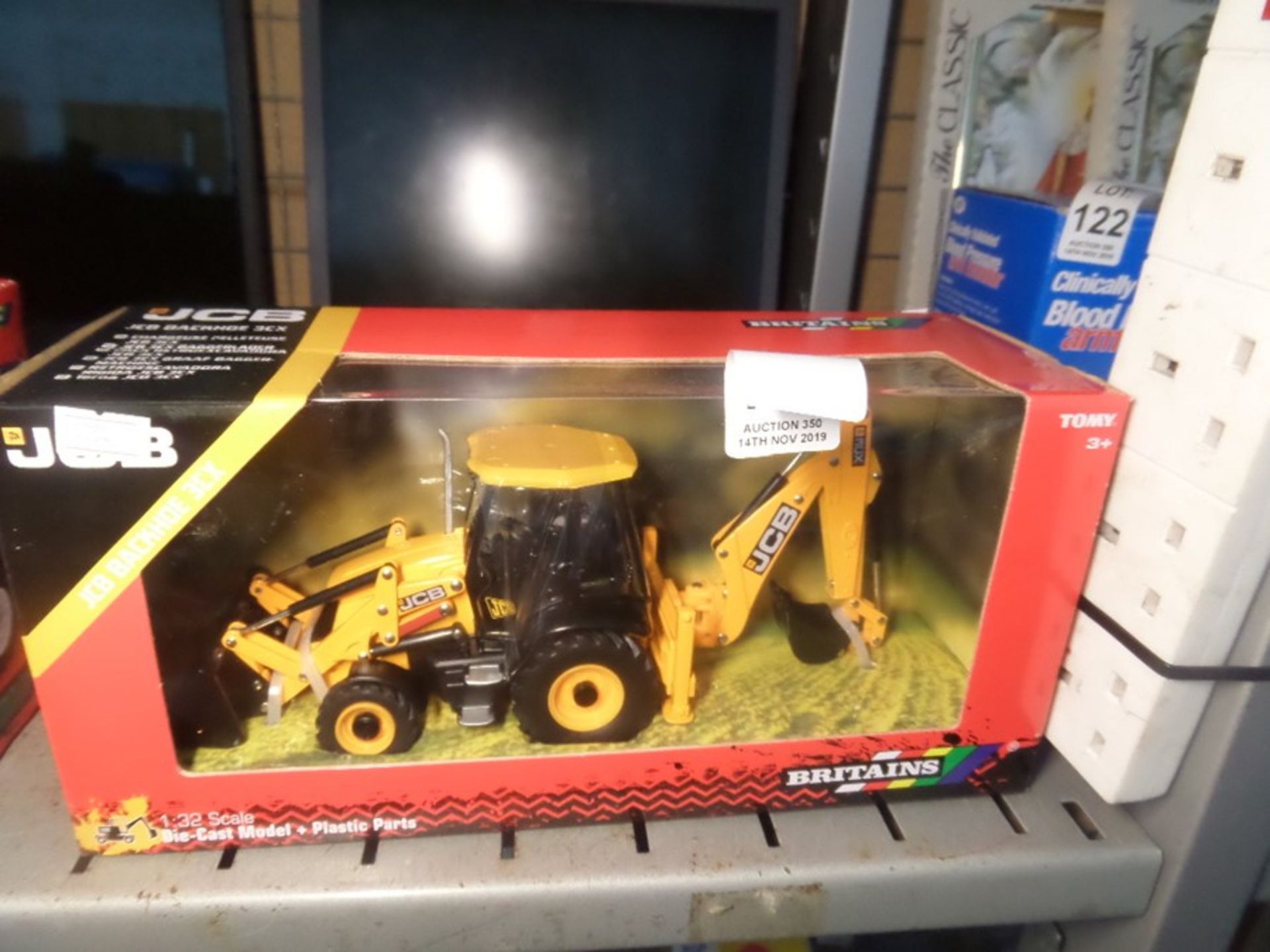 BRITAINS BOXED JCB MODEL DIGGER