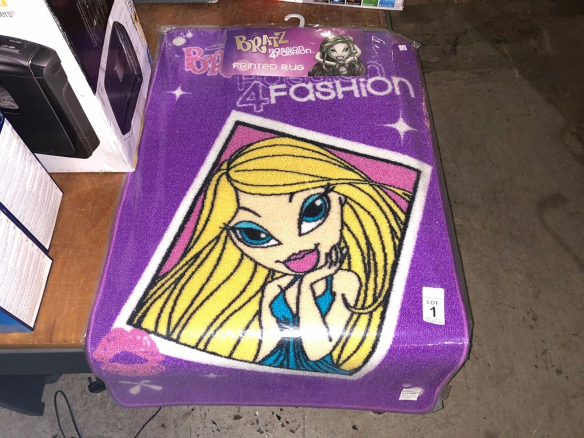 BRATZ GIRLS MAT