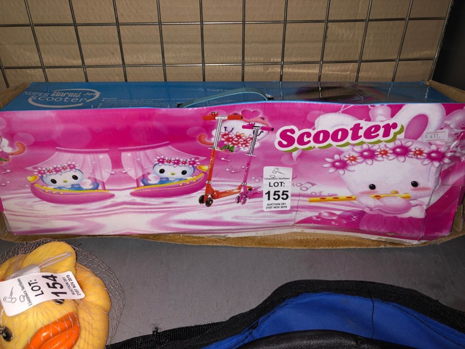 GIRLS BOXED SCOOTER SHOP CLEARANCE