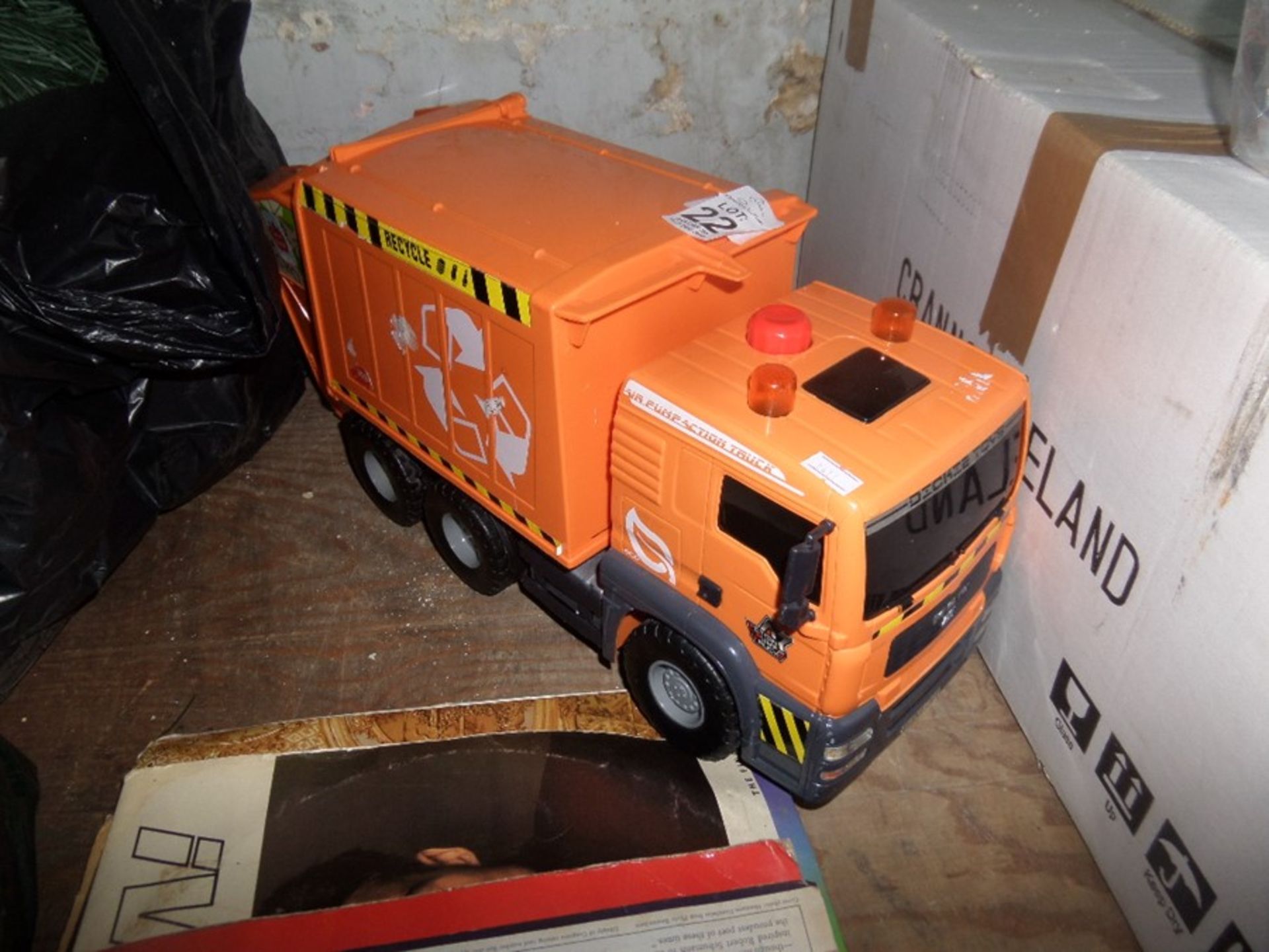 BURDER MODEL TOY LORRY