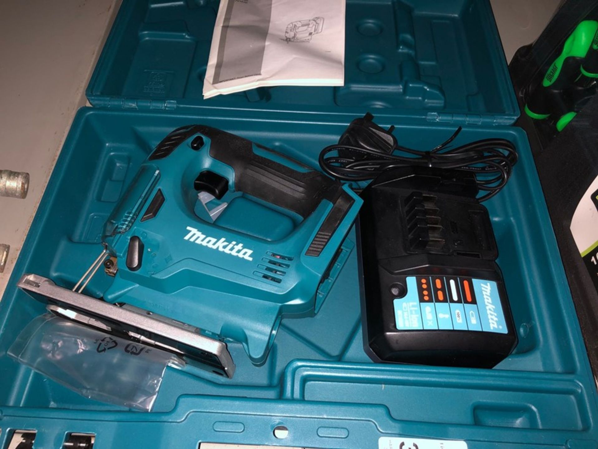 MAKITA JIGSAW BODY WITH CHARGER (WORKING)