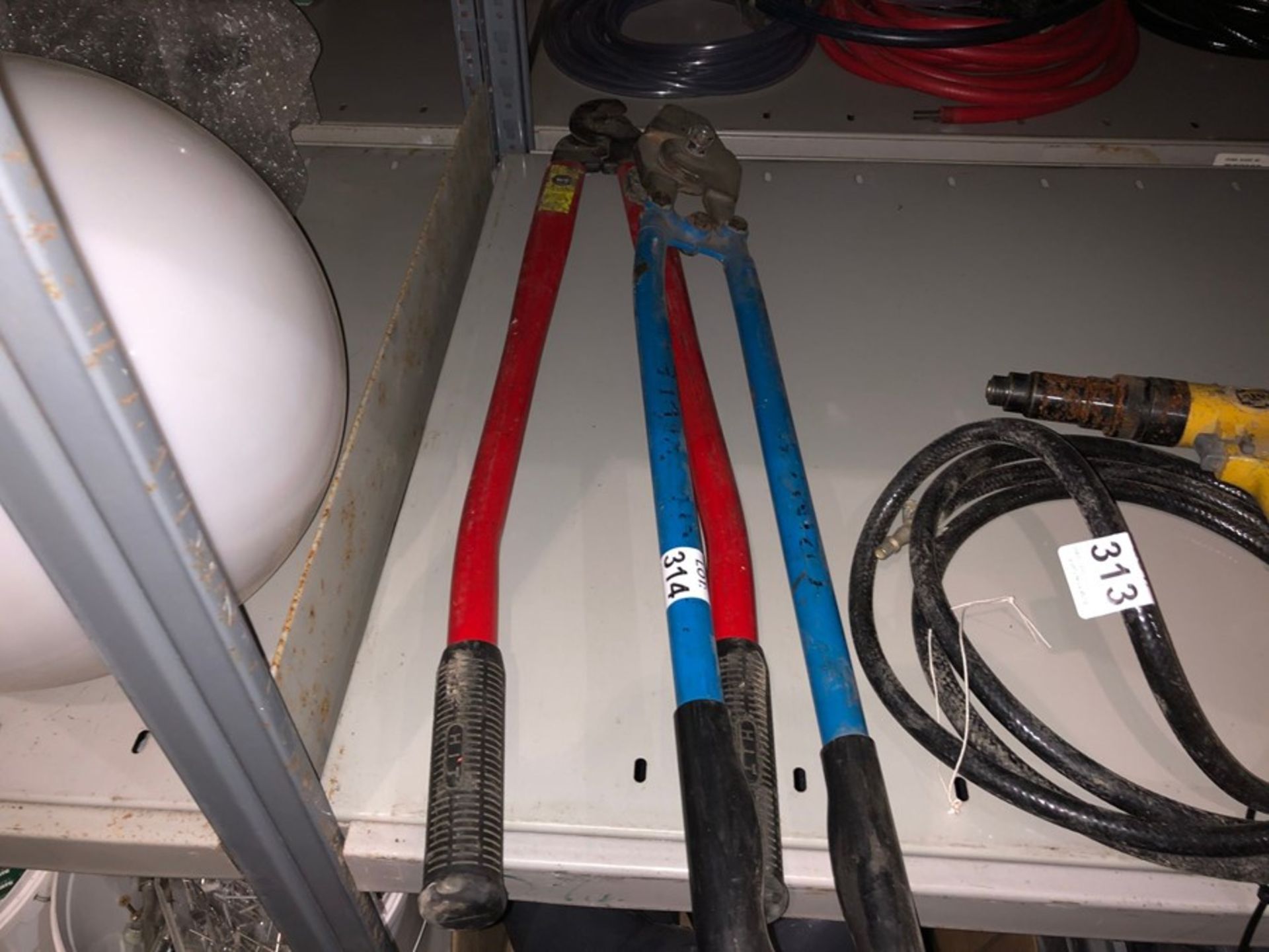 2X BOLT CUTTERS