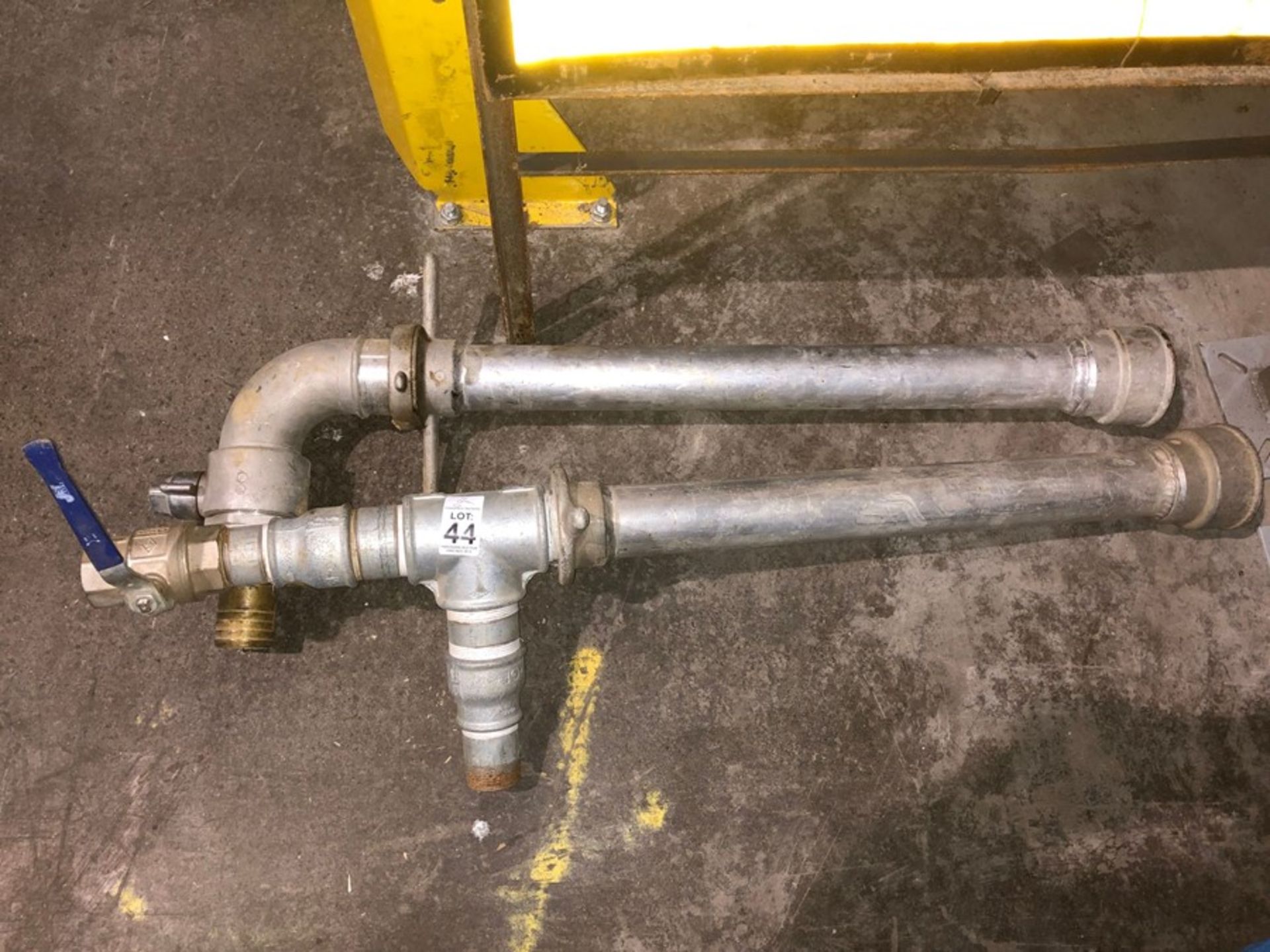 2X WATER HYDRANT BARS WITH VALVES