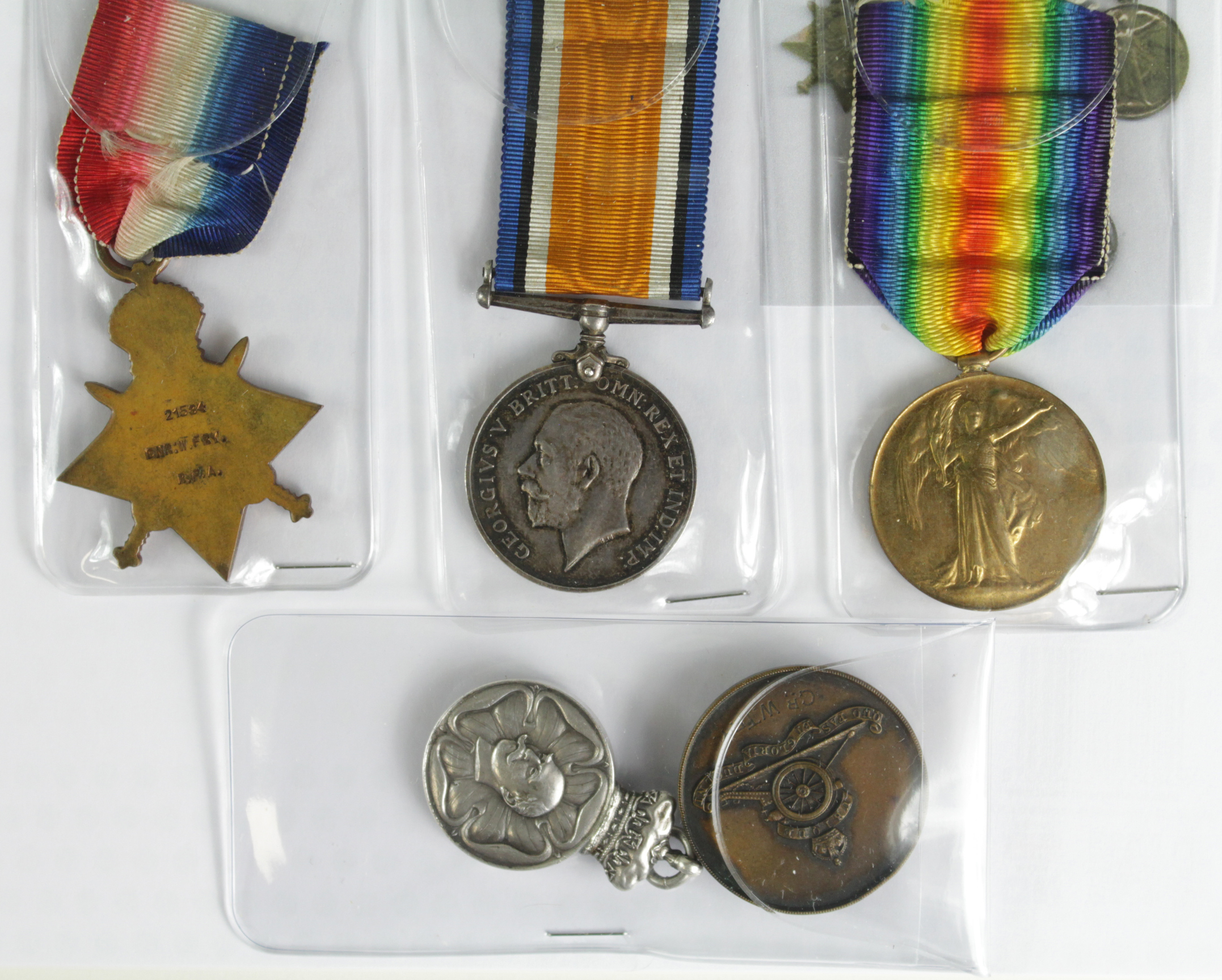 1915 Star Trio to 21584 Gnr W Fry RFA. Served with 1st Brigade RFA "D" (Howitzer Bty). Lot