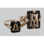 9ct yellow gold rectangular mourning ring with initial inlaid, size M, weight 3.8g. 9ct ladies