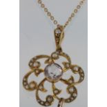 9ct yellow gold quartz and pearl pendant and chain, weight 4.4g