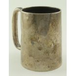 Small silver tankard/christening mug hallmarked EJHNH Chester, 1905 weighs 4½oz