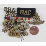 Royal Horse Artillery and Honourable Artillery Co. mixed lot of badges, buttons and dog tag for