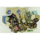 Tray of various militaria inc cloth, ribbons, Sweetheart badges, buttons, etc, etc (qty)