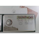 Medallic Cover "Test Cricket Centenary 15 Mar 1977, by Franklin Mint, featuring silver medal and