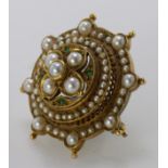 9ct yellow gold tiered circular brooch set with pearls and emerald, weight 12.7g