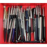 Pens. A collection of fountain pens, ballpoint pens etc., including Parker, Waterman, etc.