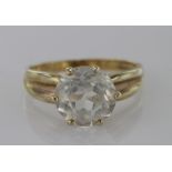 9ct Gold White Sapphire Ring size O weight 3.9g