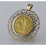 Victorian Sovereign 1899 in a modern 9ct pendant mount, total weight 11.7g